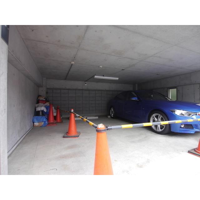 コンフォリア池尻（403） 駐車場