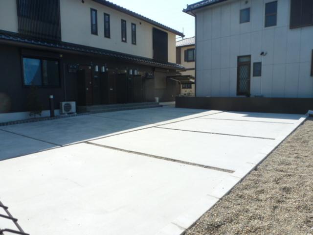 葵鈴(キリン)（102） 駐車場