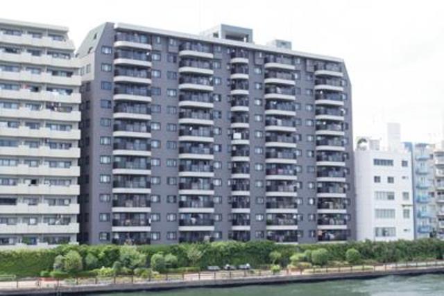 Ｌａｐｙｕｔａ（1206） 外観