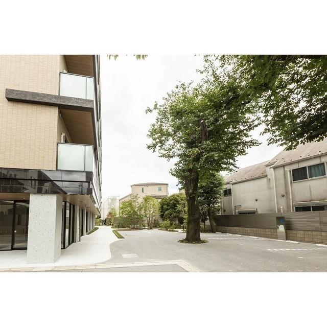 コンフォリア北沢（213） 駐車場