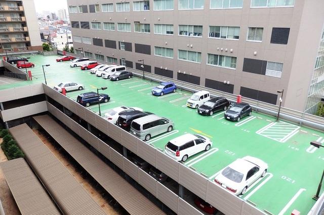 ロイヤルパークスシーサー（1115） 駐車場