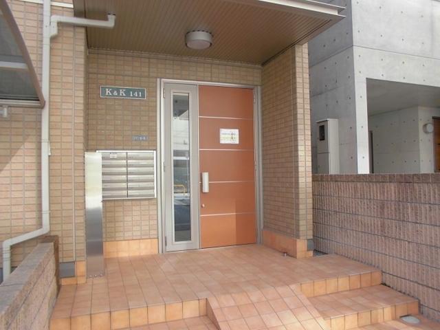 Ｋ＆Ｋ１４１（105） エントランス
