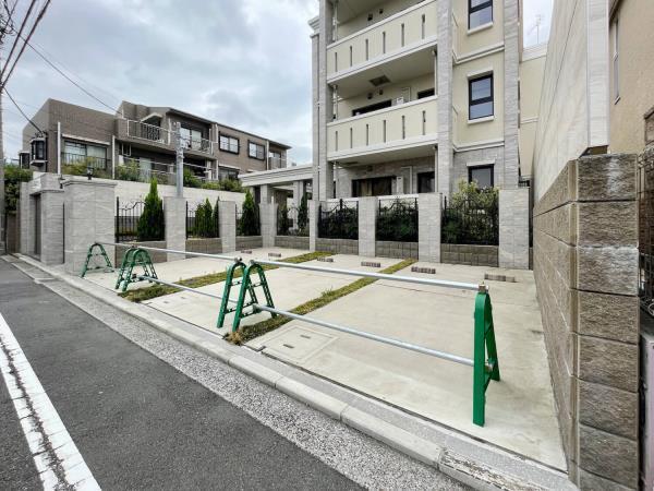 カールスルーエ吉祥寺（101） 駐車場