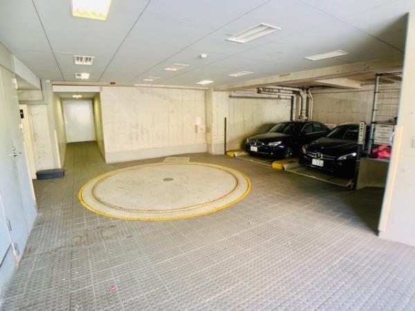 ウヴラージュ広尾（601） 駐車場