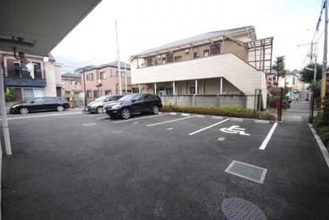 ガーデン萩中（104） 駐車場