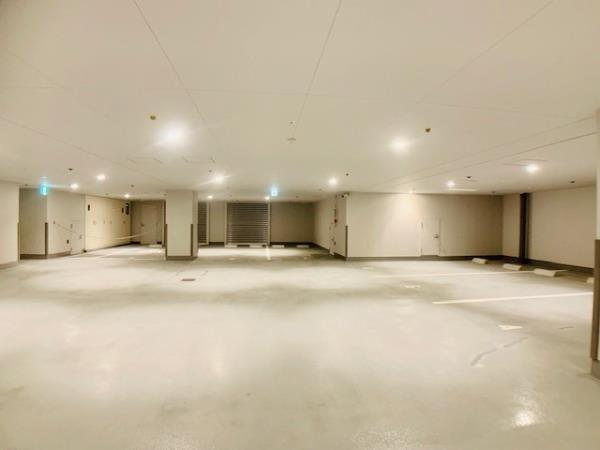 ＥＶＥＲＴＯＷ　ＣＨＯＪＡＭＡＲＵ（105） 駐車場