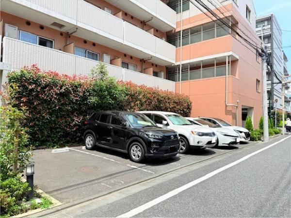 パークスフィア中野富士見町（212） 駐車場