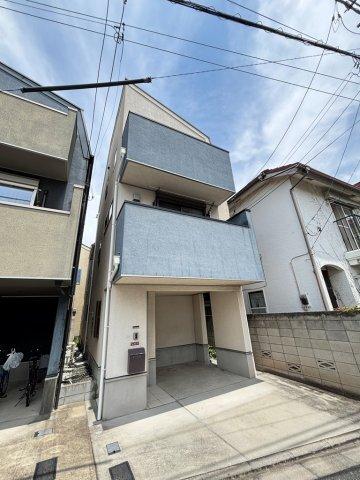 新中野駅より徒歩9分 築9年7ヶ月 3階建の賃貸物件