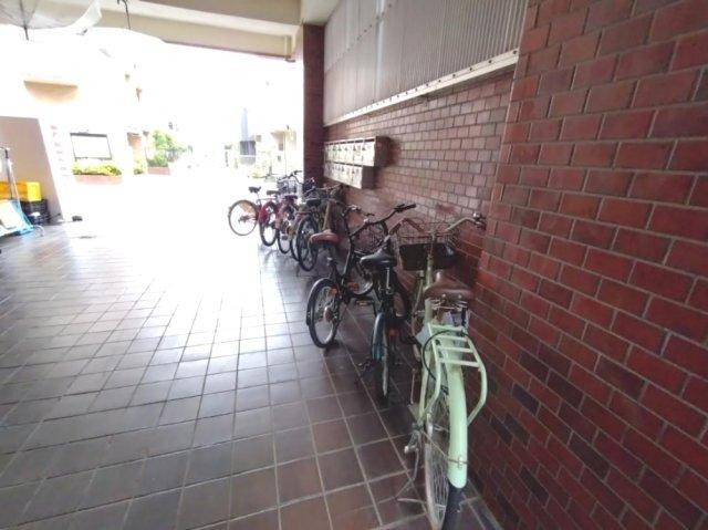 マンション渡辺（301） エントランス