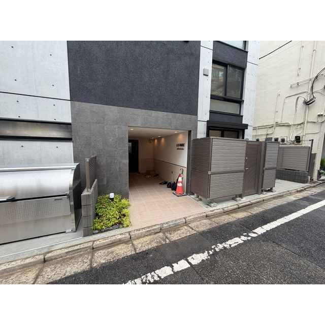 LUORE千鳥町（0201） エントランス