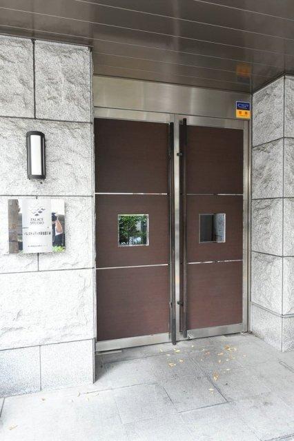 パレステュディオ新宿都庁前 エントランス