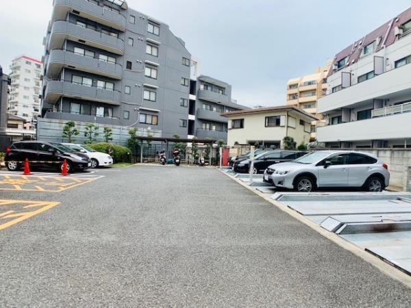 プレミアコート桜台（103） 駐車場