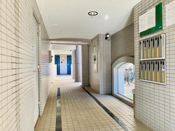 スカイフィールド国立（401） エントランス