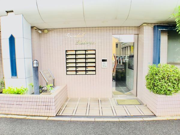 グランデュール六義園（301） エントランス