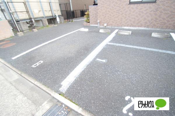 グランプリシード 駐車場