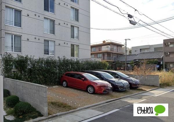 名古屋市瑞穂区駒場町マンション 駐車場
