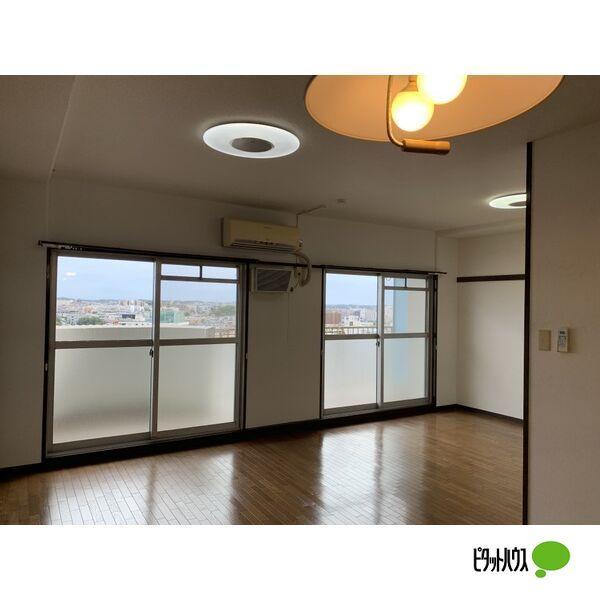 名古屋市緑区鳴海町マンション リビング