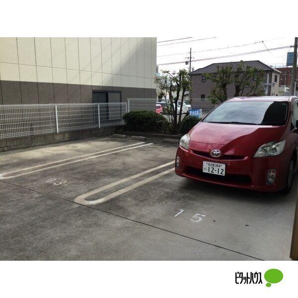 名古屋市天白区中砂町マンション 駐車場