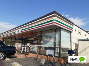 セブンイレブン名古屋万場山店：447m