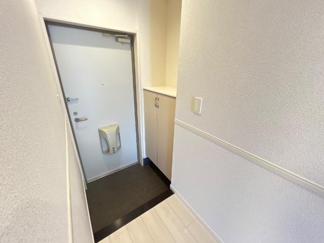 グランソレイユ 玄関