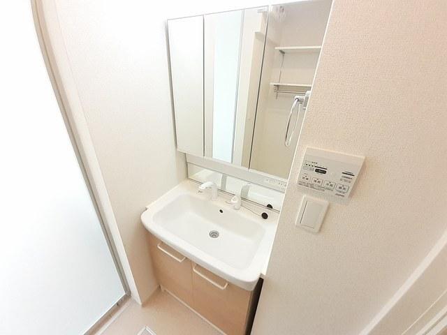 グランドソレーユ菅田（102） 洗面