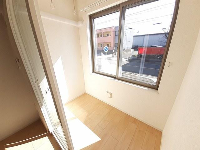 グランドソレーユ菅田（102） 室内