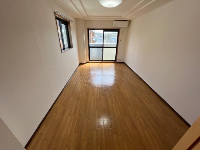 ピアチェーレＴⅡ左京山 室内