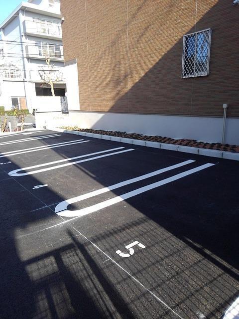 フローラルメゾン松和花壇（201） 駐車場