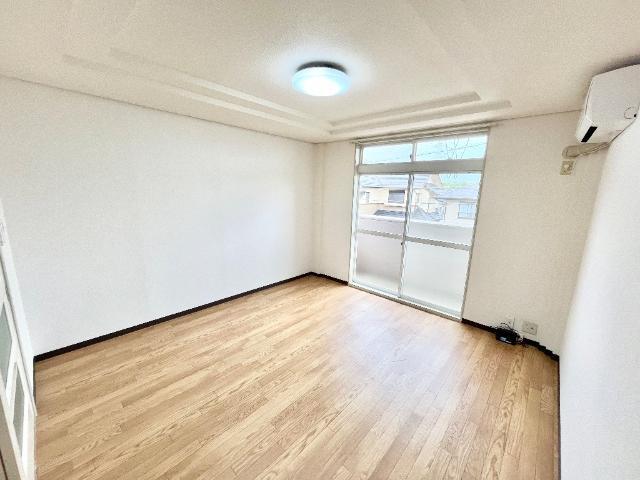 風のささやき 部屋画像