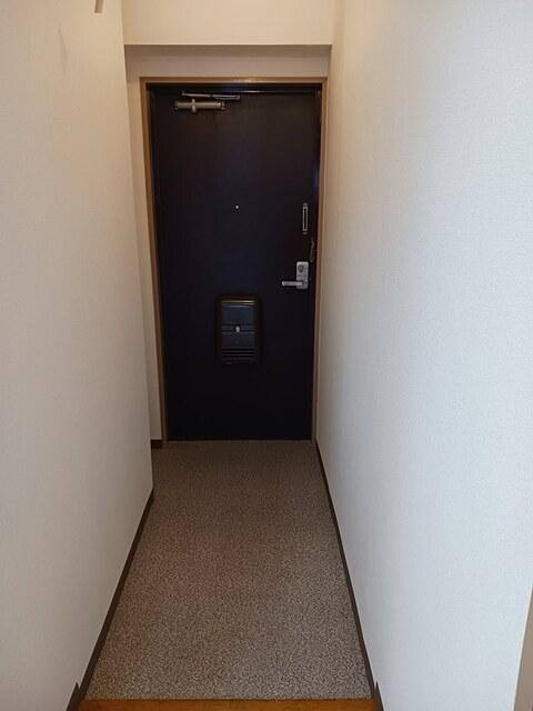 第二グリーンマンション服部（B2） 玄関