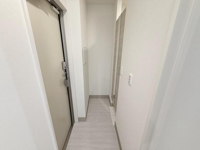 セレスティア苗代（102） 玄関