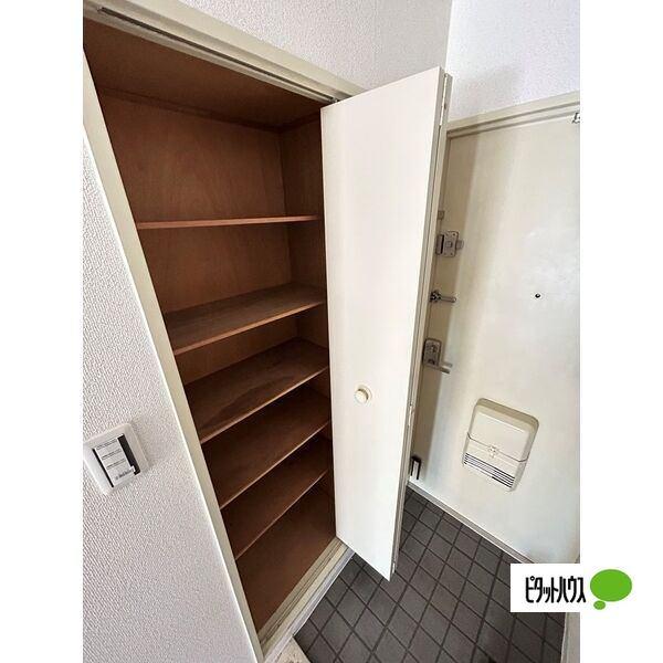 名古屋市緑区鳴海町マンション 玄関