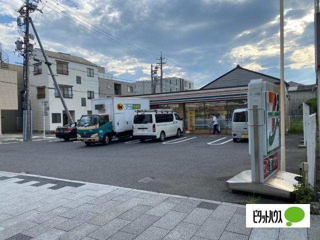 セブンイレブン名古屋藤成通5丁目店：393m