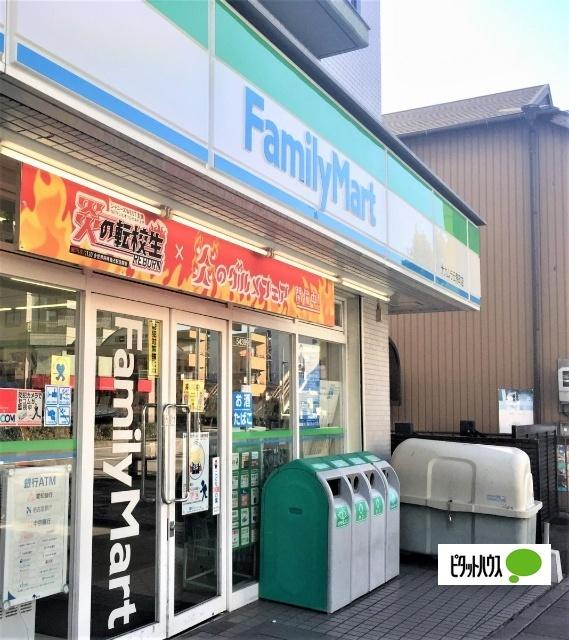 ファミリーマートナカムラ伝馬町店：367m