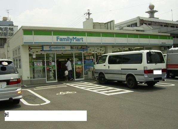 ファミリーマート：280m