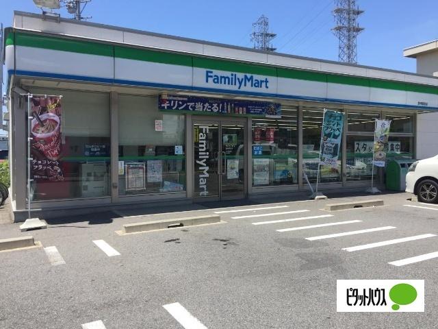 ファミリーマート笠寺駅前店：156m