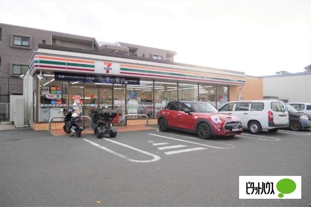 セブンイレブン名古屋平子橋西店：566m