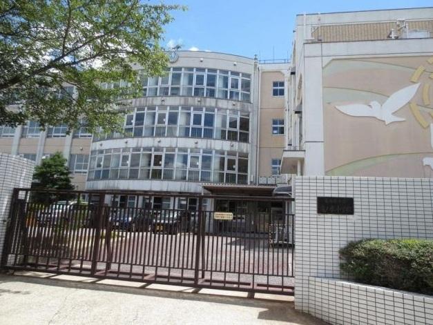 名古屋市立滝ノ水小学校：1300m