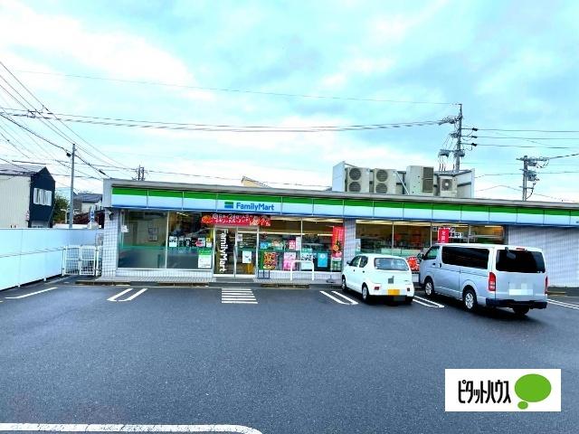 ファミリーマート緑黒沢台一丁目店：475m