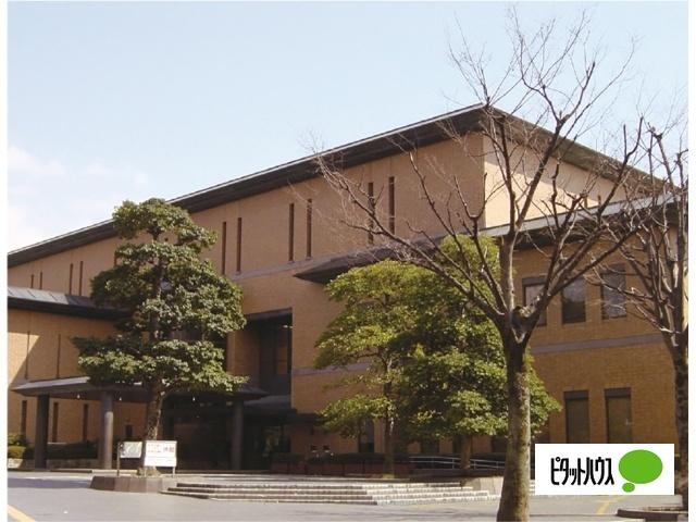 名古屋市鶴舞中央図書館：881m