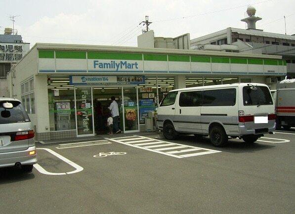 ファミリーマート：350m