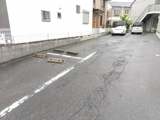 エトワール新瑞（205） 駐車場