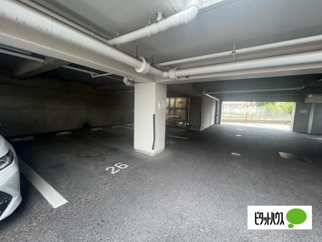 名古屋市緑区鳴海町マンション 駐車場