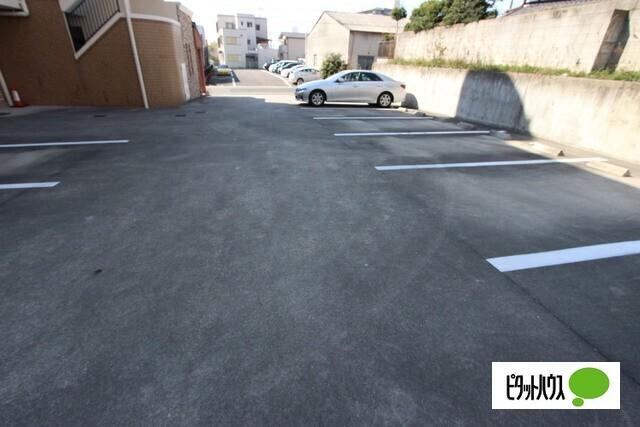 セイブステイツ野並（402） 駐車場
