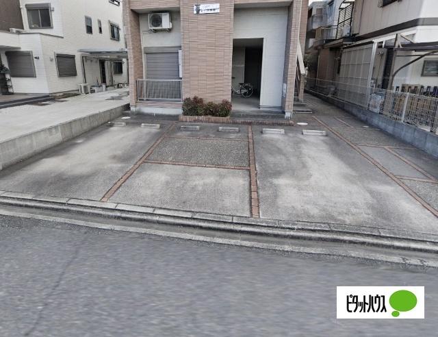 グレイス本城（101） 駐車場