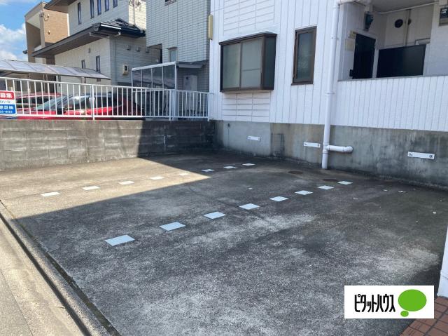 名古屋市瑞穂区十六町マンション 駐車場