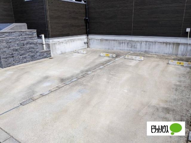 リブリ・パティオ（101） 駐車場