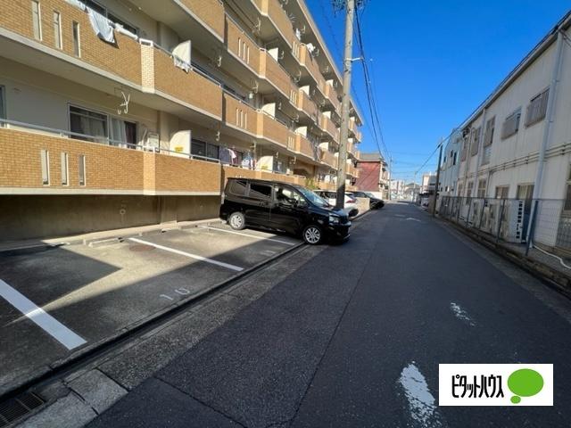 グランデール桜（306） 駐車場