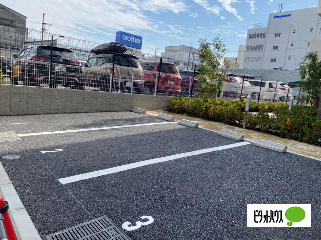 S-RESIDENCE堀田駅前（901） 駐車場