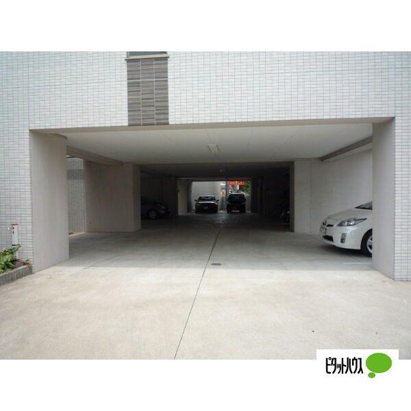 名古屋市南区桜本町マンション 駐車場